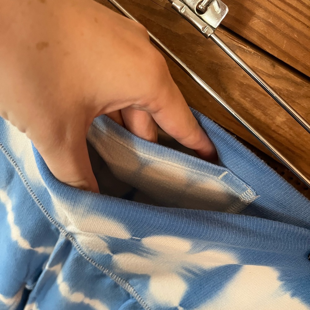 FREE PEOPLE MOVEMENT Blue and White Tie-Dye Leggings - Picture 7 of 7
